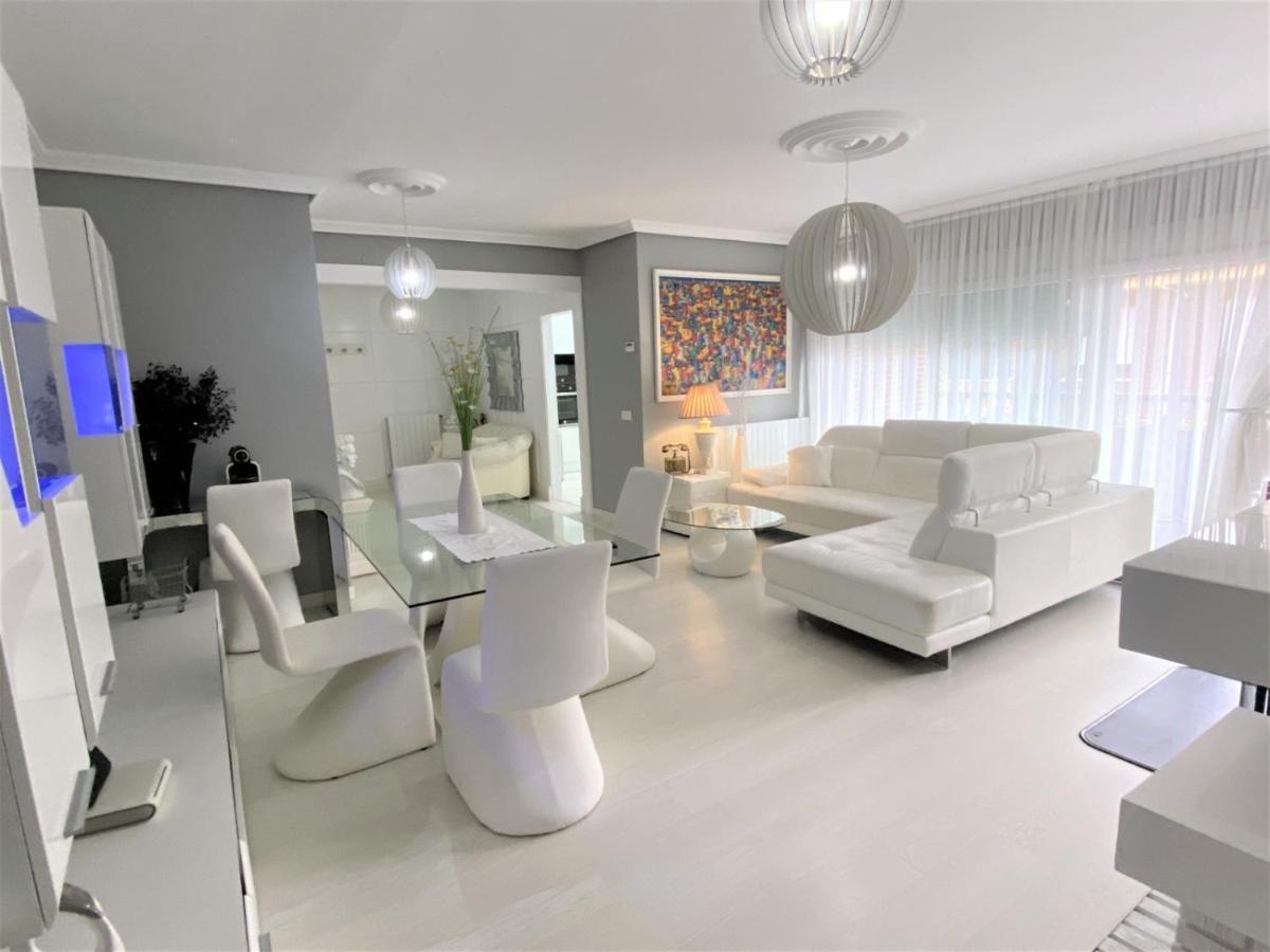 Apartament Atico Lujo